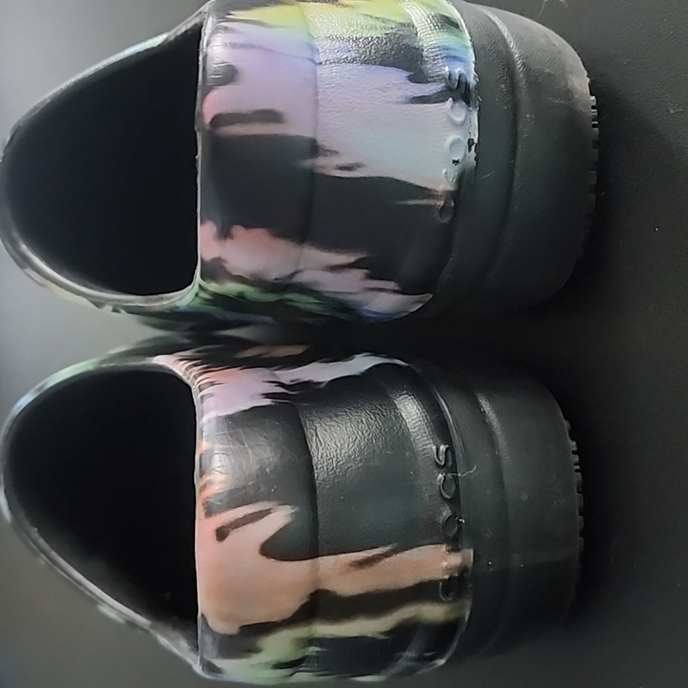 CROCS Women's Tie-Dye Slip-On Clogs - Black Multicolor - Picture 9 of 9